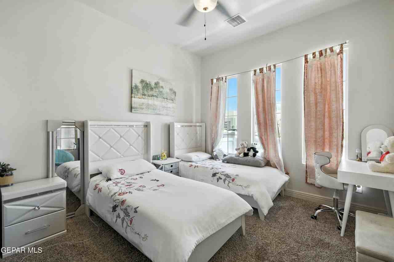 12249 Biddleston Dr - Photo 4 of 22