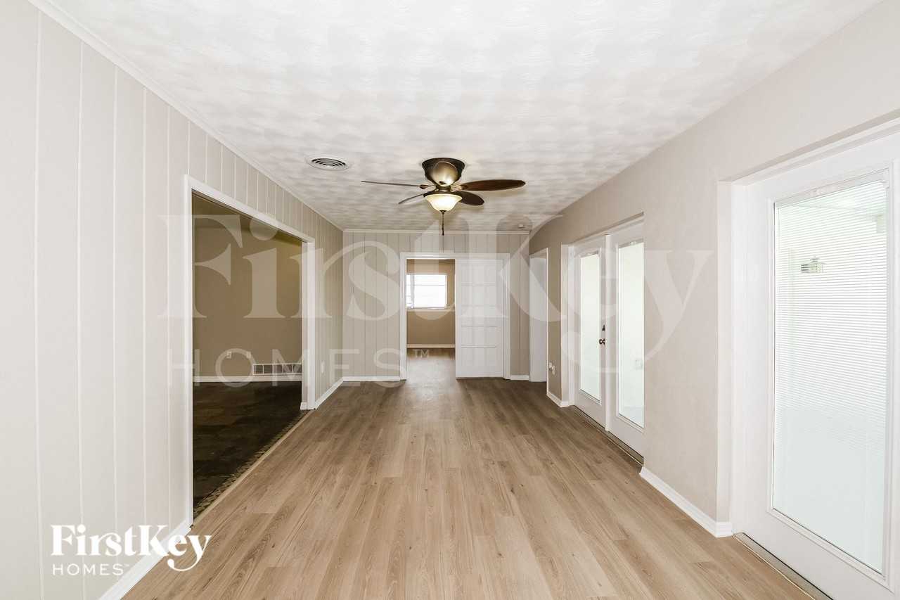 20340 Gentry Ave - Photo 5 of 15