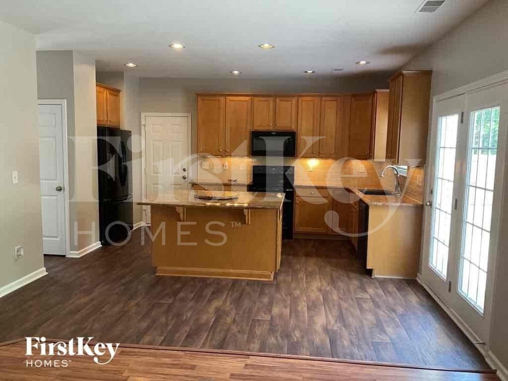 12814 Coral Sunrise Dr - Photo 4 of 12