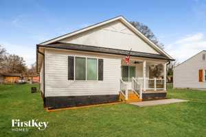 featured image of 621 E Mills Dr