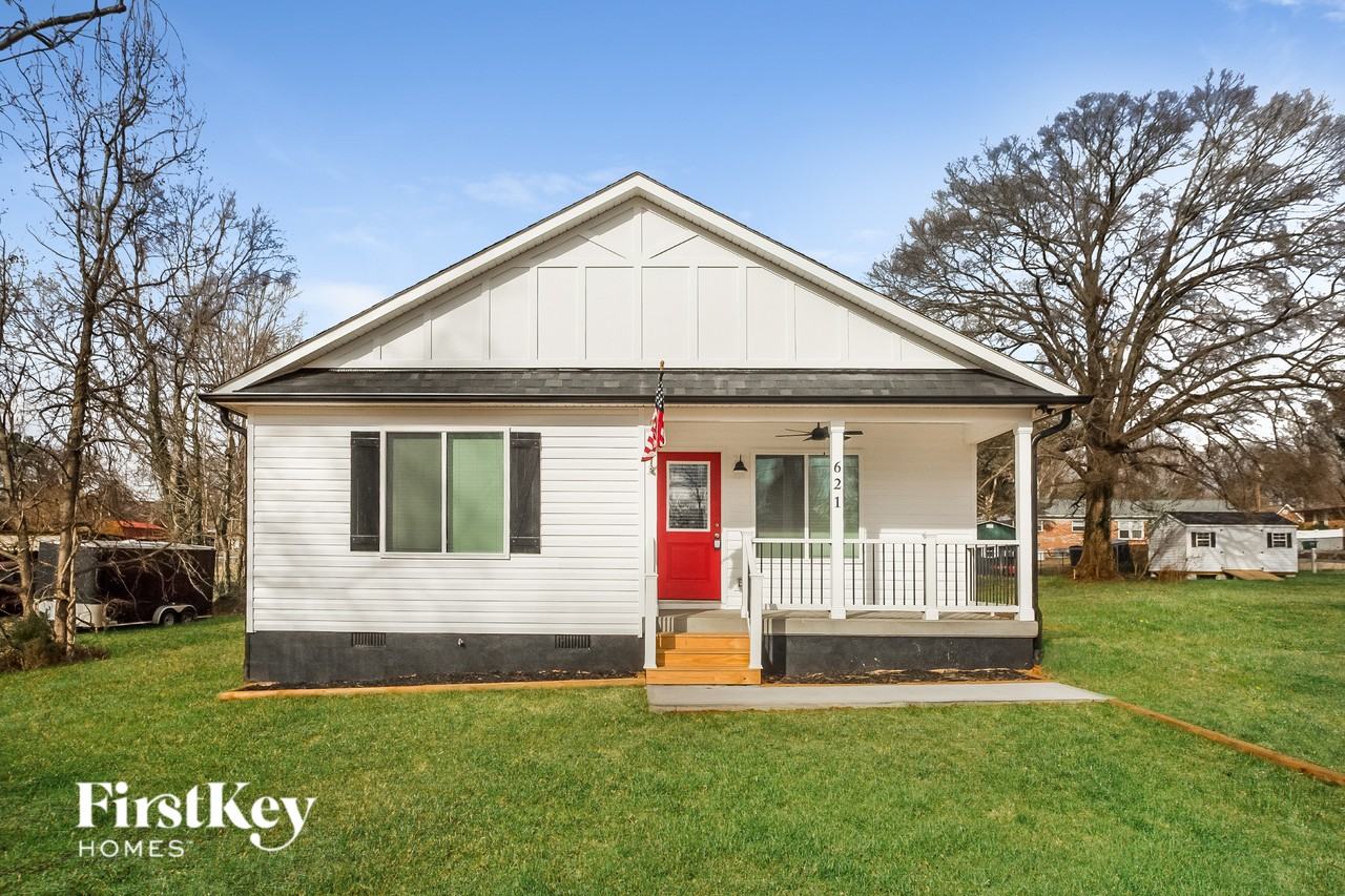 621 E Mills Dr - Photo 3 of 15