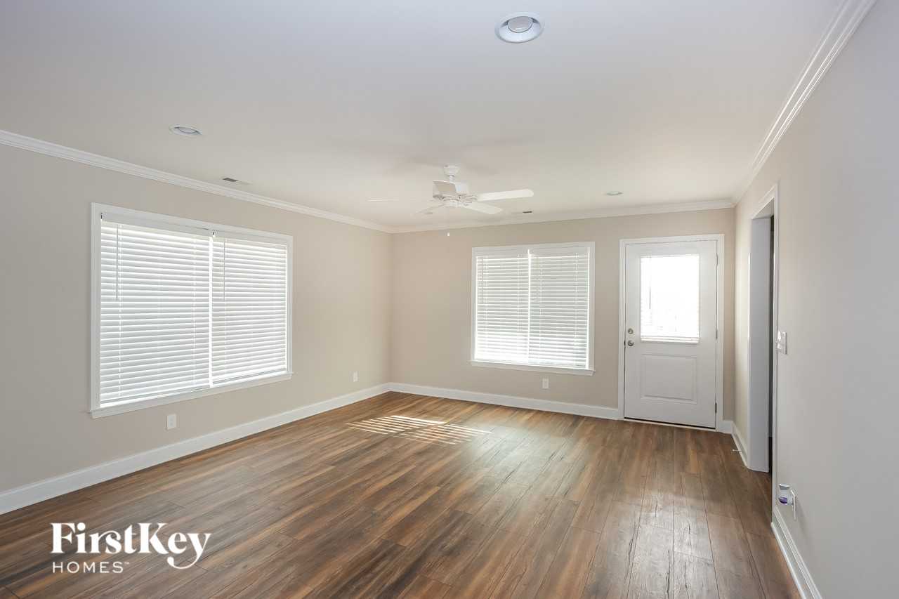 621 E Mills Dr - Photo 6 of 15