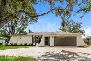 2128 Se 3rd Ter - Photo 1 of 1