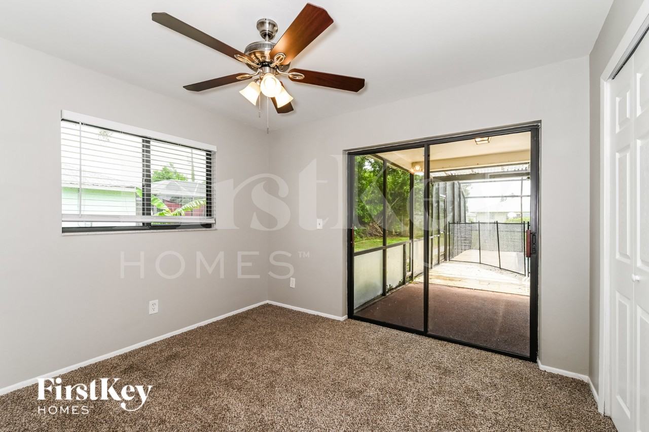 2128 Se 3rd Ter - Photo 7 of 16