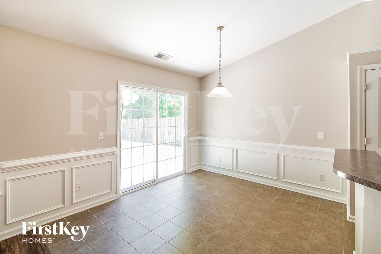 3388 Middlesboro Ave - Photo 6 of 15