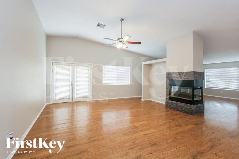 5227 Southern Cypress Ct - Photo 3 of 15