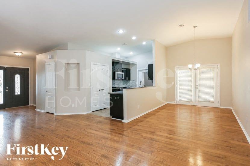 5227 Southern Cypress Ct - Photo 5 of 15