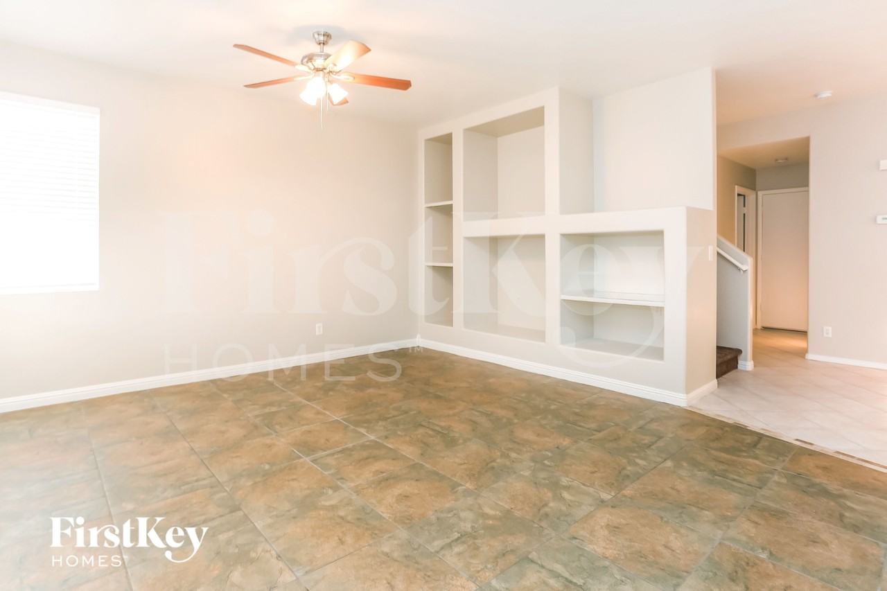 7605 Donald Nelson Ave - Photo 2 of 15