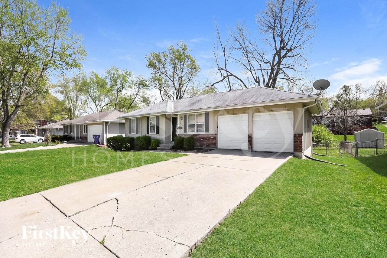 6617 E 134th Ter - Photo 2 of 15