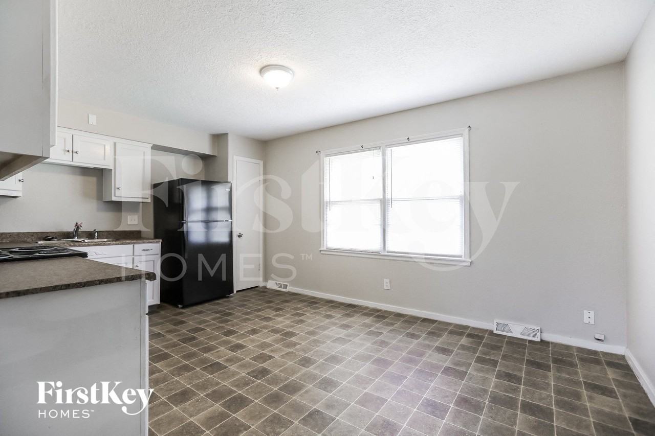 6617 E 134th Ter - Photo 5 of 15