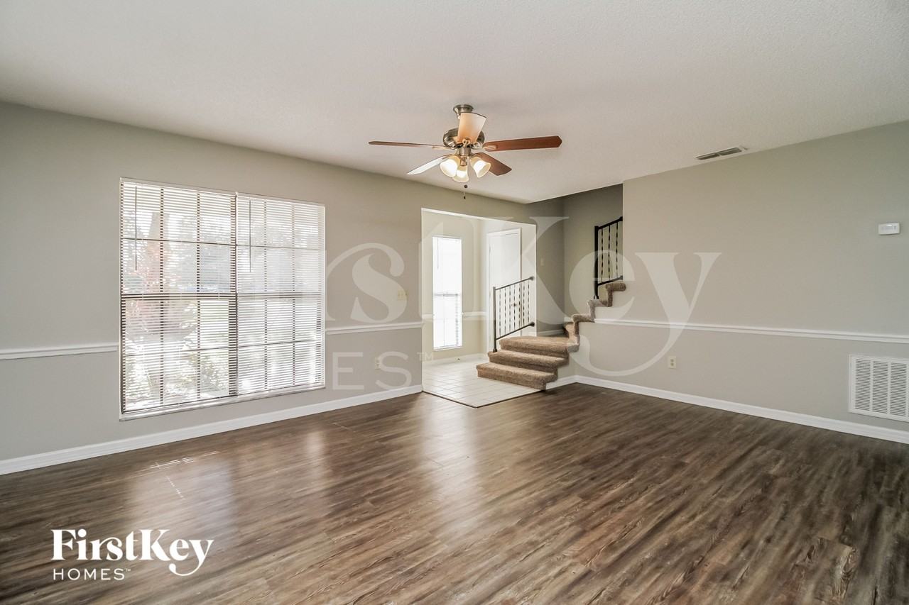 602 Brunswick Ter - Photo 3 of 15