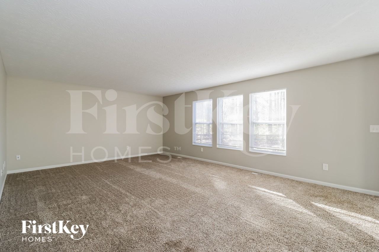 53 Wooded Ridge Dr - Photo 2 of 15