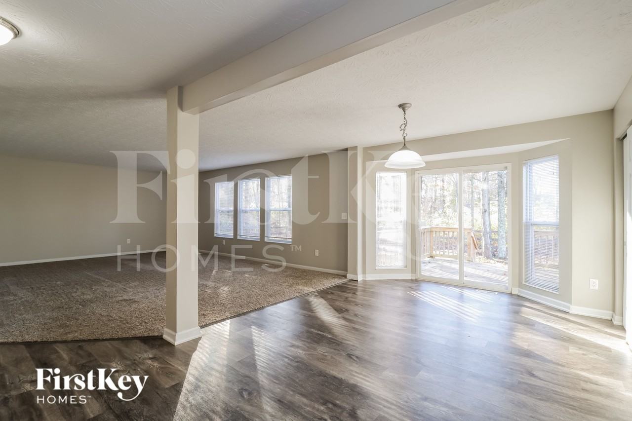 53 Wooded Ridge Dr - Photo 3 of 15