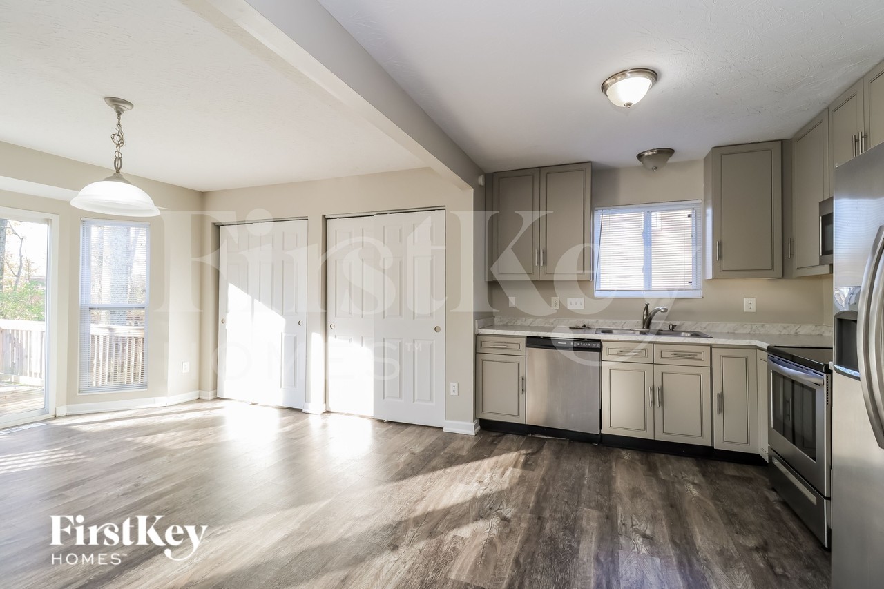 53 Wooded Ridge Dr - Photo 4 of 15