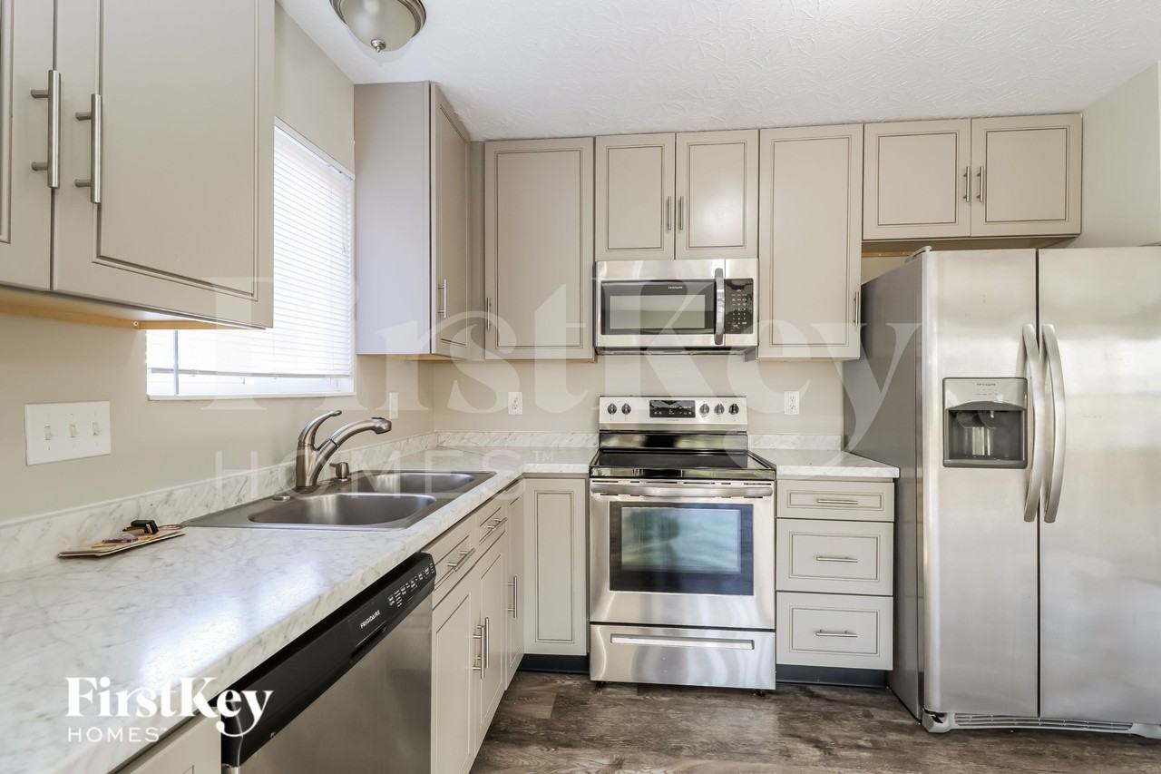 53 Wooded Ridge Dr - Photo 5 of 15