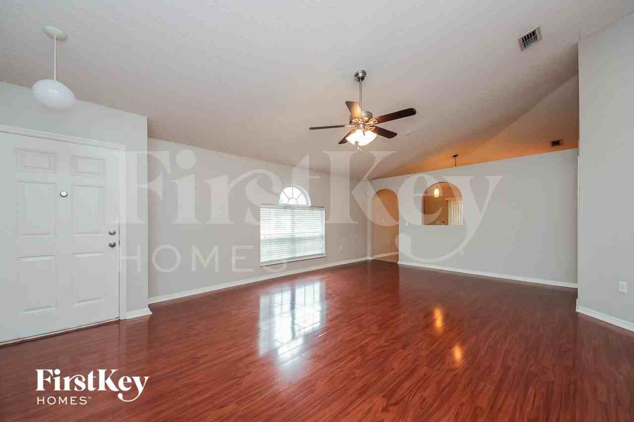 3122 Whispering Trails St - Photo 4 of 15