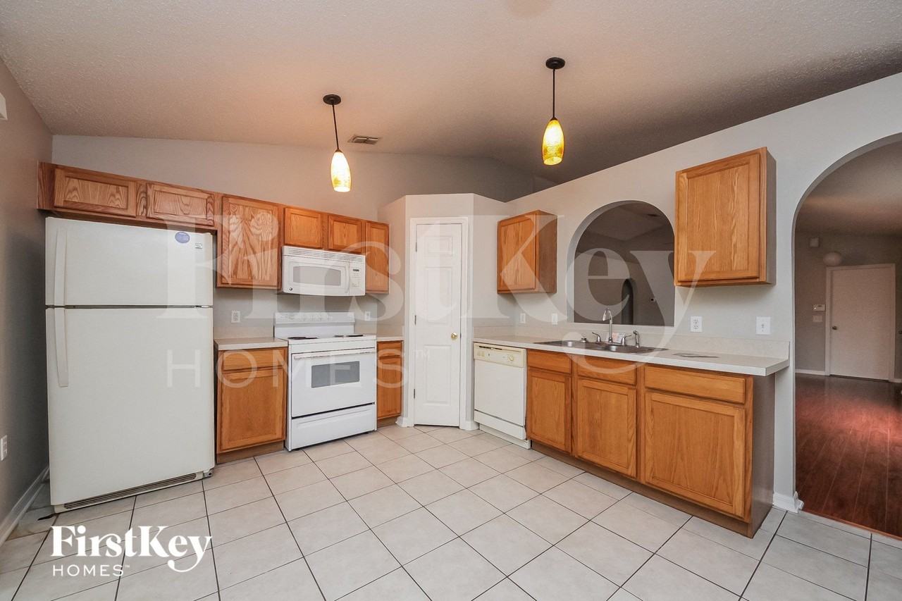 3122 Whispering Trails St - Photo 6 of 15