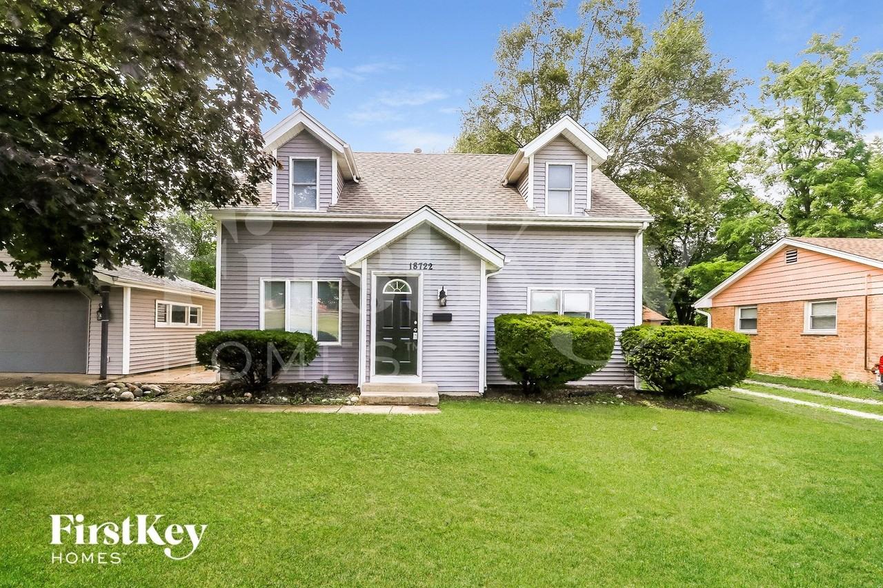 18722 Hamlin Ave - Photo 2 of 15