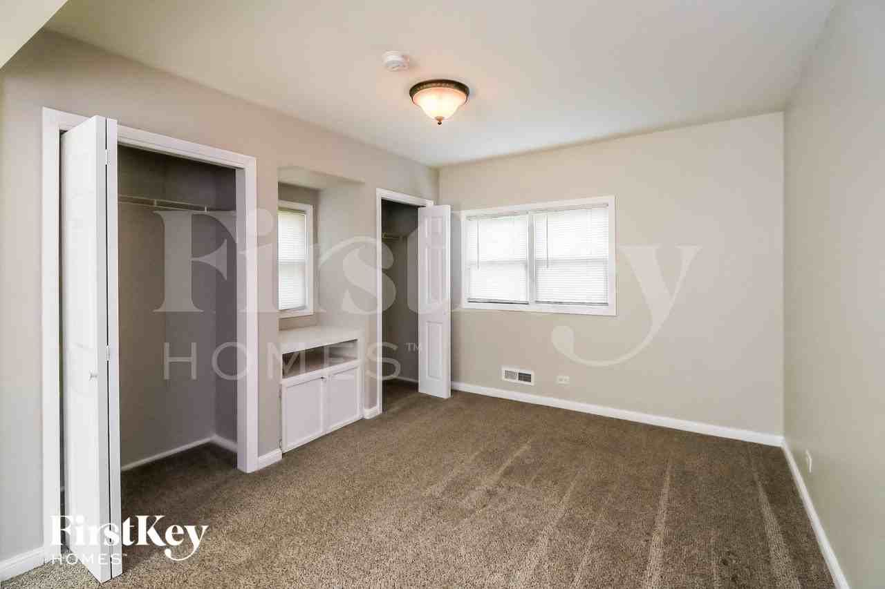 18722 Hamlin Ave - Photo 7 of 15