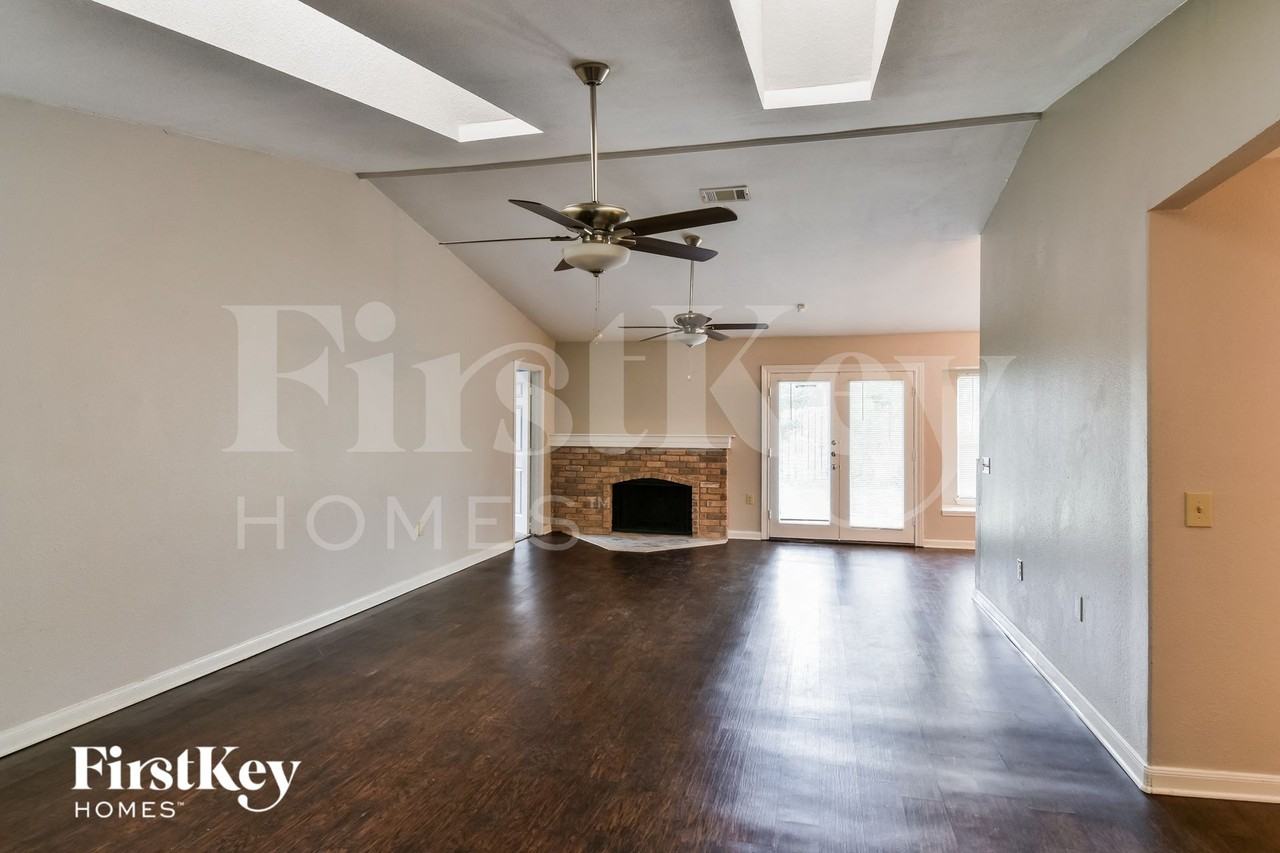 10038 Windburn Trl - Photo 2 of 14