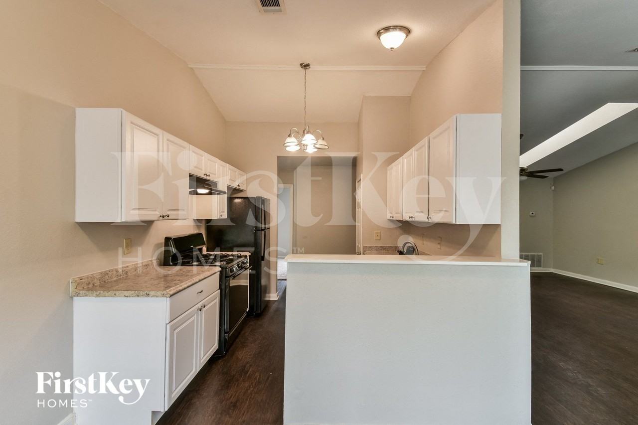 10038 Windburn Trl - Photo 6 of 14