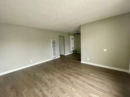 featured image of 1356 W Stoneridge Ct