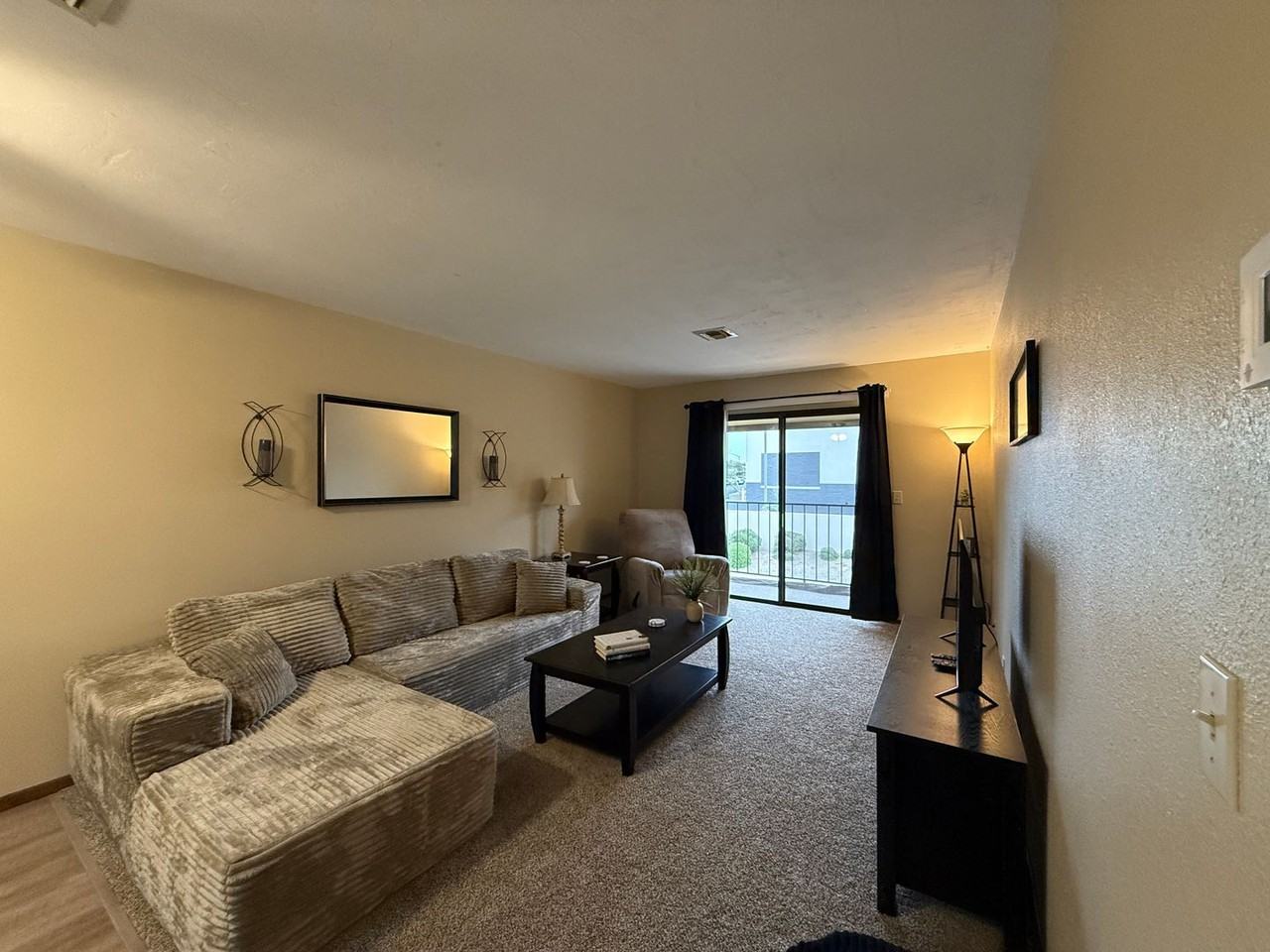 1910 Swanson Ave - Photo 2 of 16