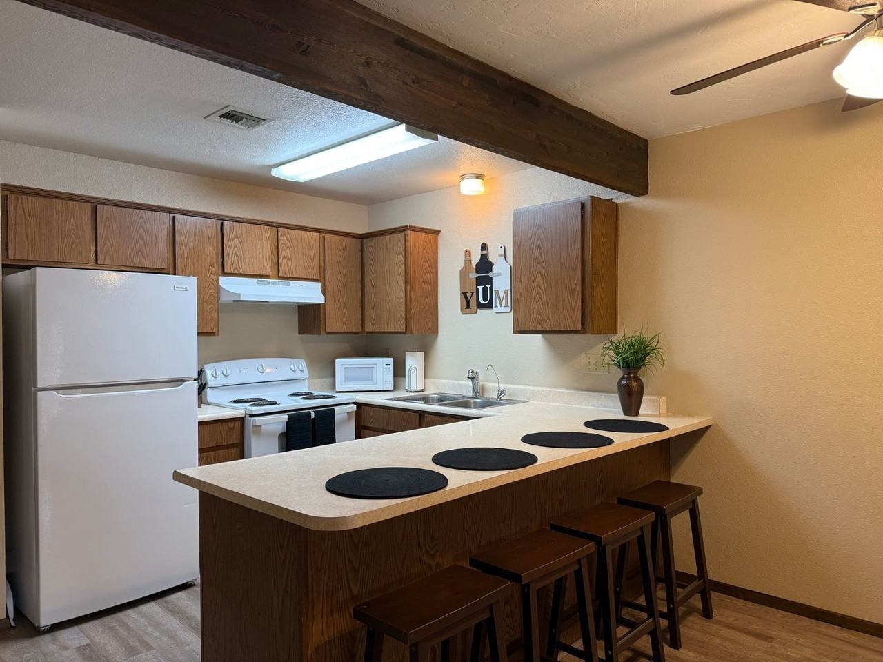 1910 Swanson Ave - Photo 5 of 16