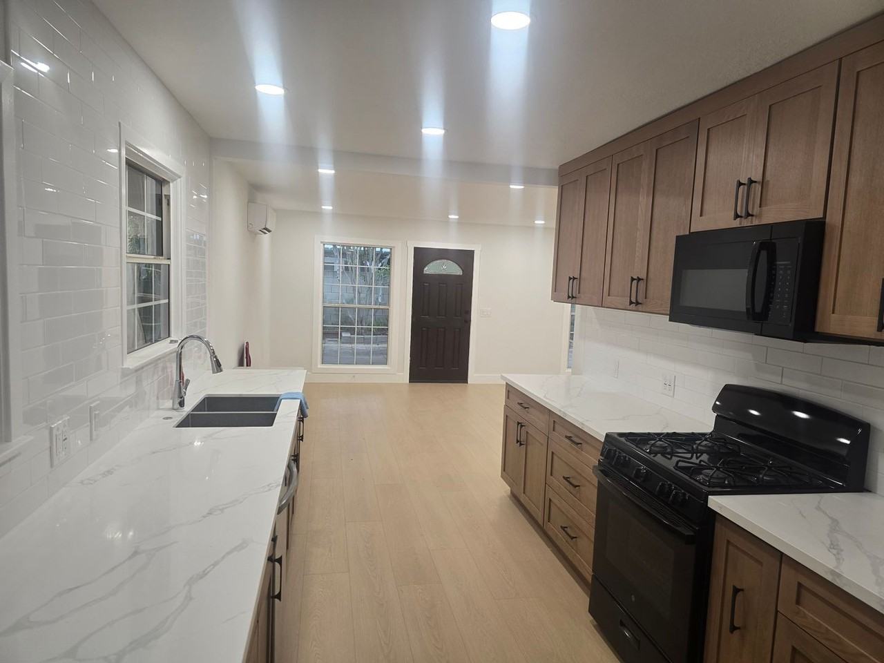 GLENHAVEN - ANAHEIM - Photo 4 of 29