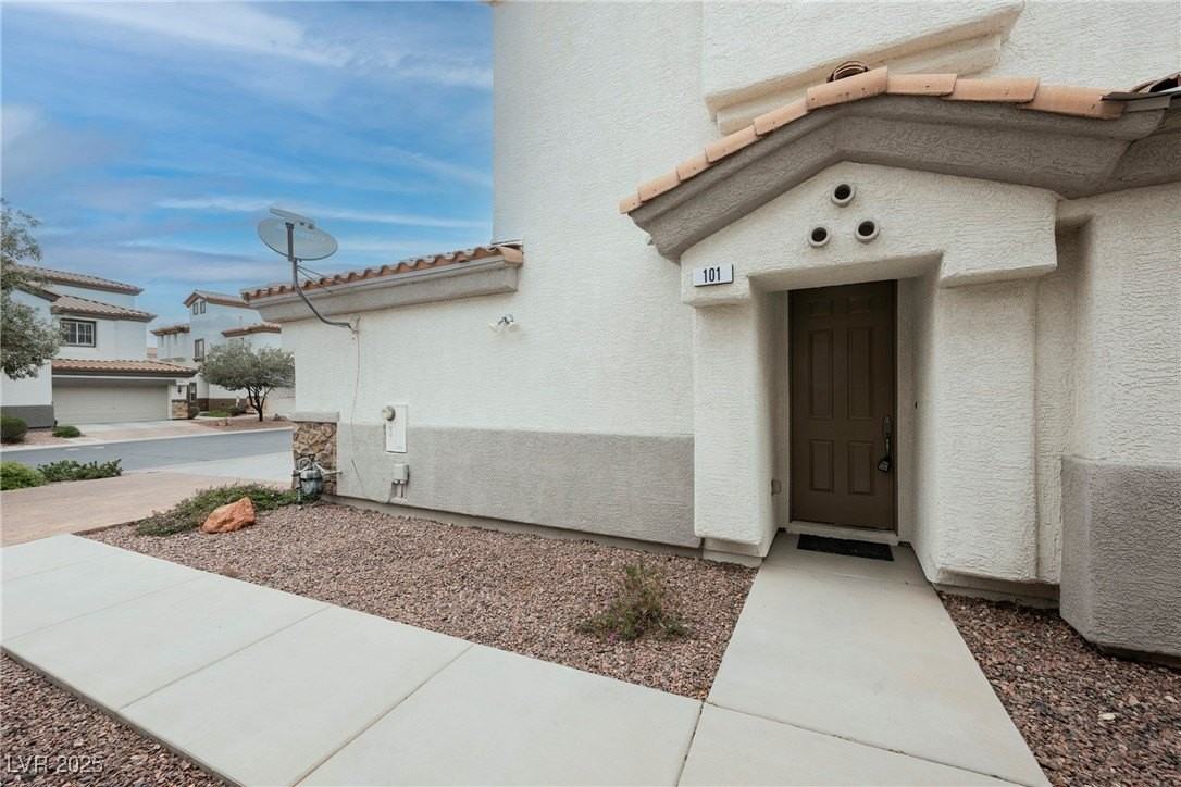 1110 Luna Eclipse Ln #1 - Photo 3 of 50