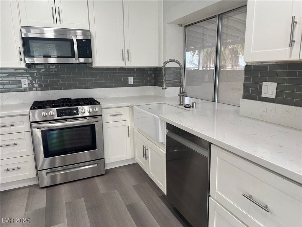 811 Vermillion Dr - Photo 3 of 11