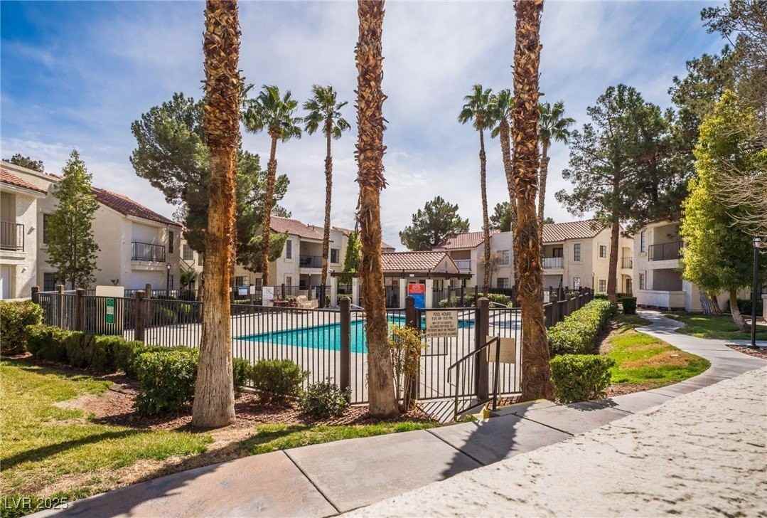 4718 Nara Vista Way #104 - Photo 4 of 12