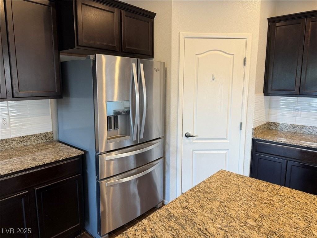 8938 Hull Bay Ave - Photo 6 of 25