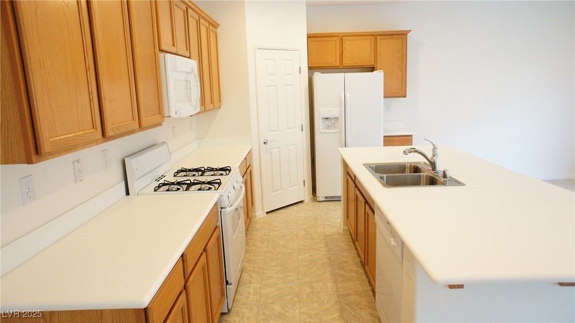 10720 Elfstrom Ave - Photo 5 of 13