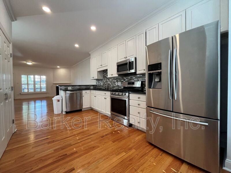 1343 Cameron View Ct - Photo 3 of 20