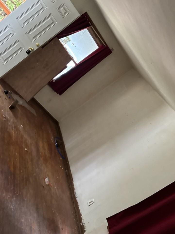 1422 N 54th St #1 - Photo 3 of 23