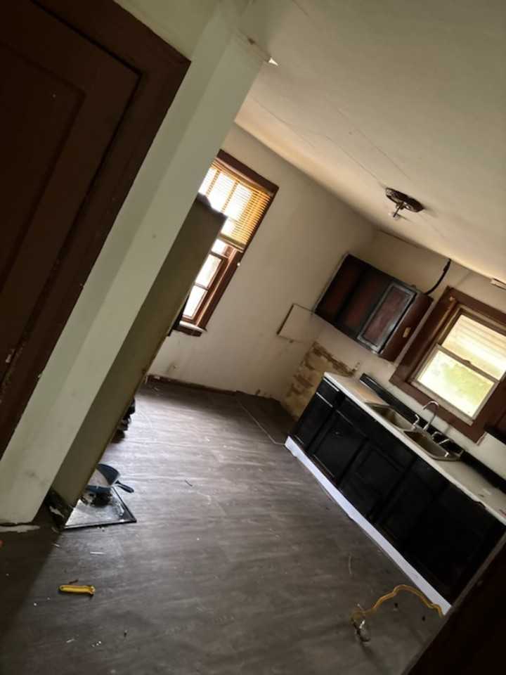 1422 N 54th St #1 - Photo 4 of 23