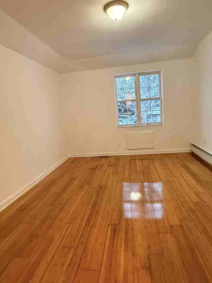 10325 169th St #2FL - Photo 6 of 22