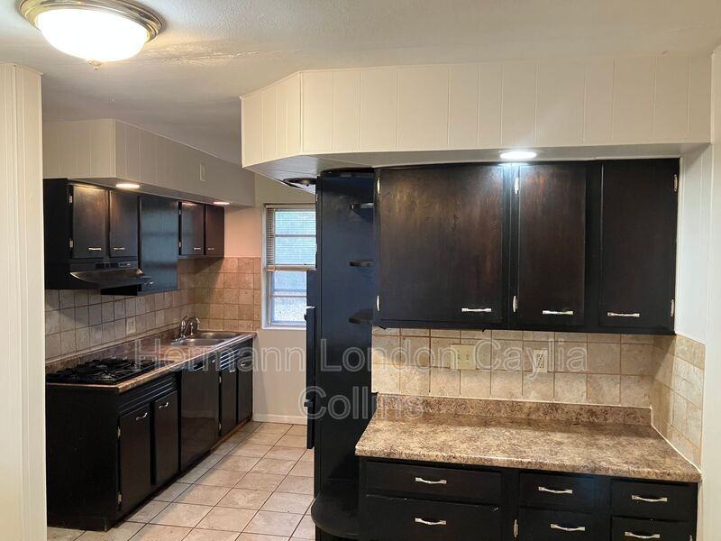 7826 Birchmont Dr - Photo 5 of 15