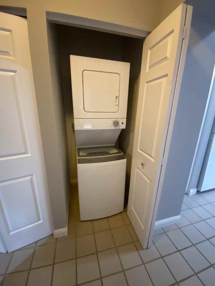 913 Geyer Ave #913 - Photo 3 of 7