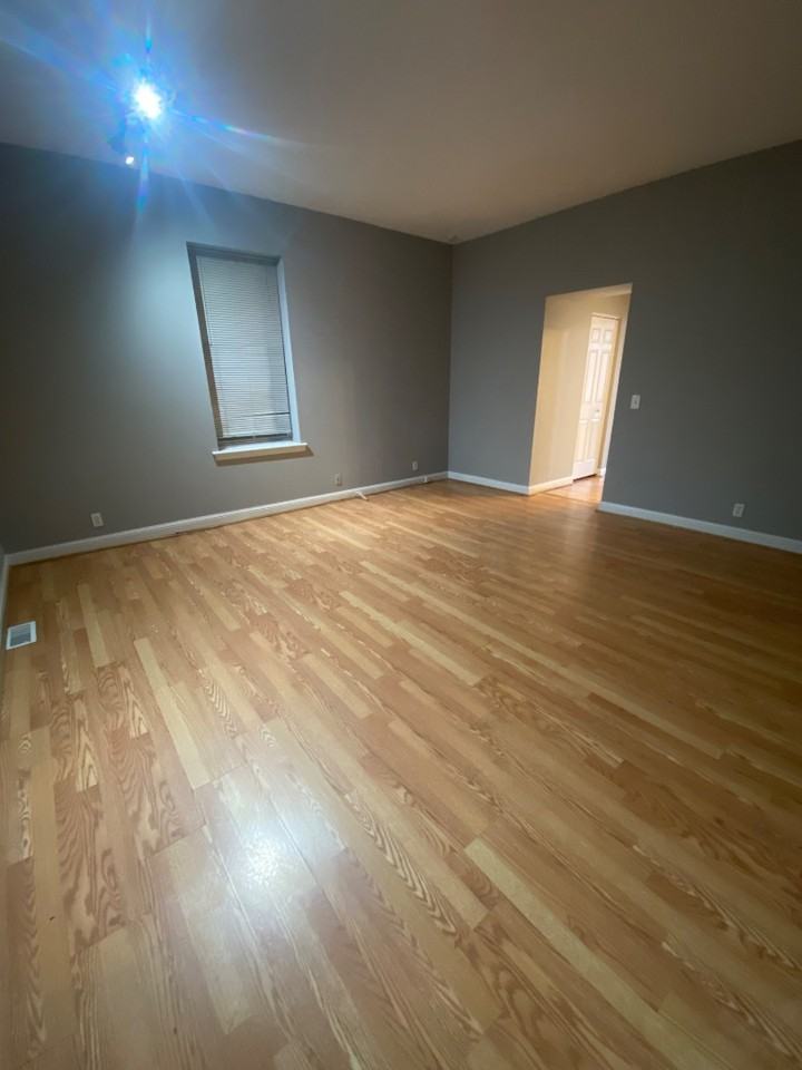 913 Geyer Ave #913 - Photo 4 of 7