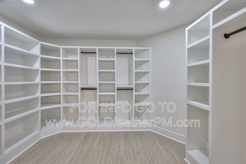 402A E Trinity Ln - Photo 3 of 47