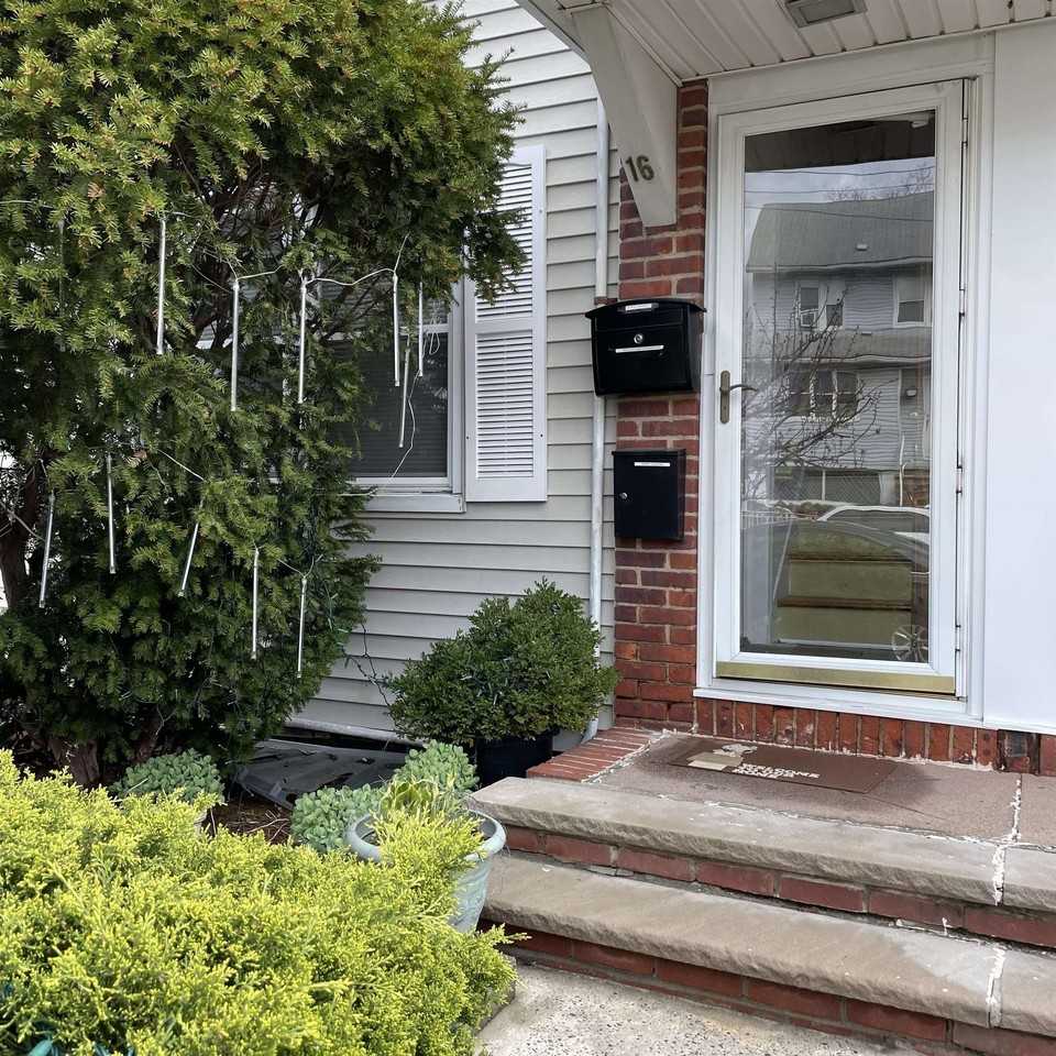 16 Kelly Pkwy #1 - Photo 2 of 10