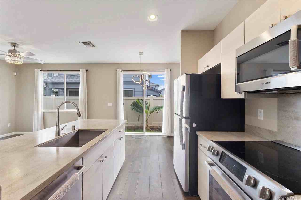 91-1160 Kamakana St Unit 503 #503 - Photo 5 of 20