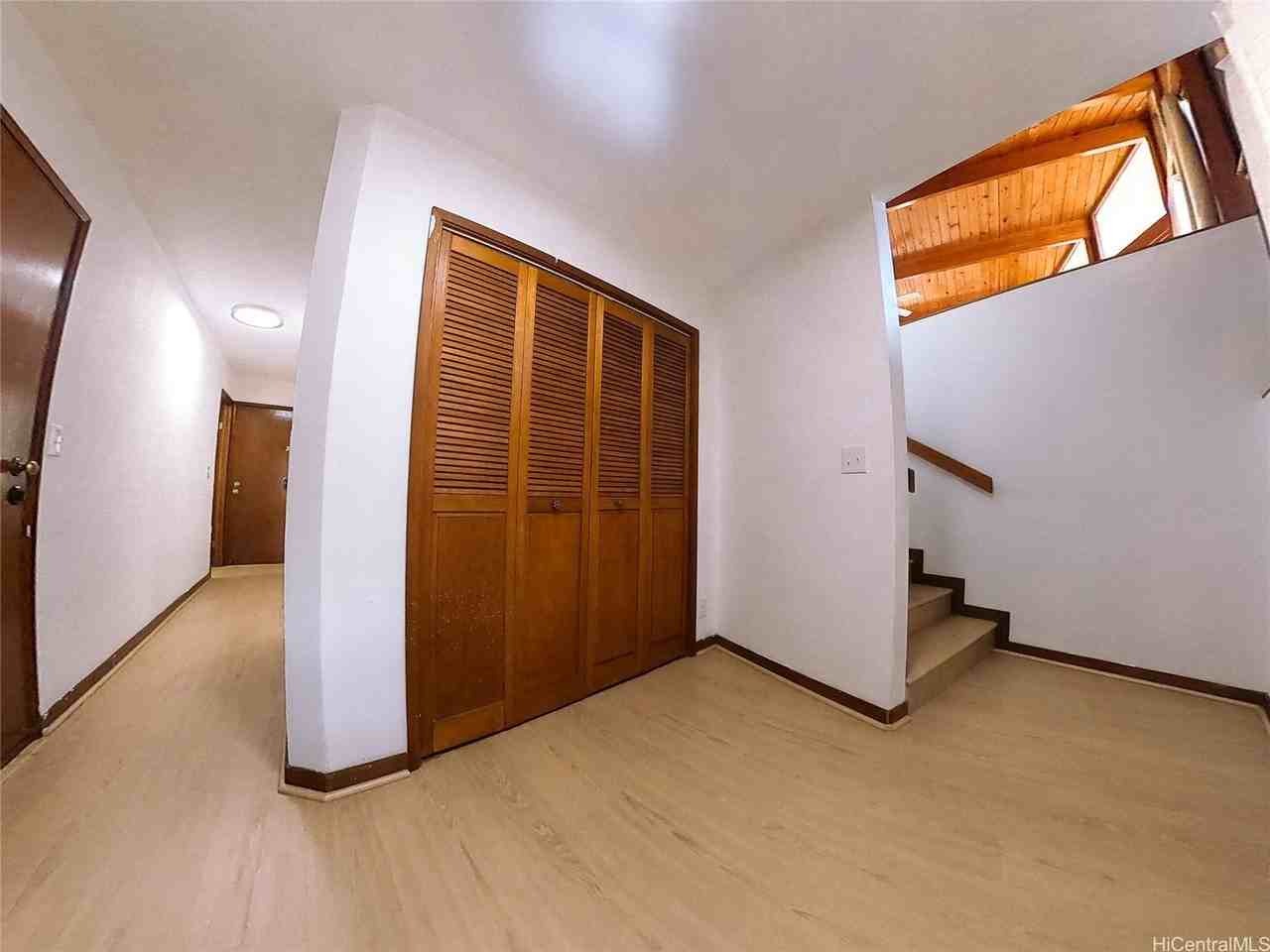 1827 Dole St Apt B #B - Photo 2 of 23