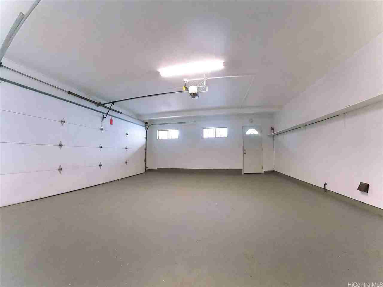 1827 Dole St Apt B #B - Photo 3 of 23