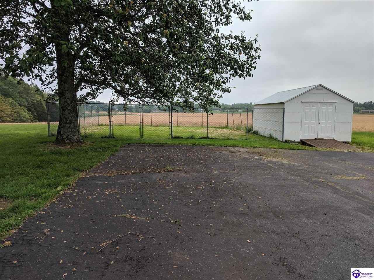 638 Miller Rd - Photo 7 of 28