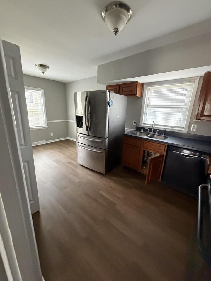 611 Chestnut St - Photo 6 of 14