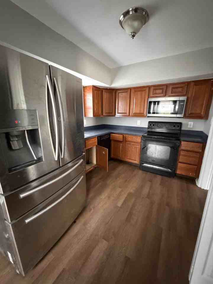 611 Chestnut St - Photo 7 of 14