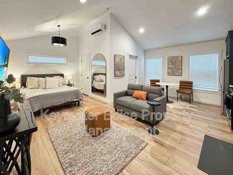 3526 W Anderson St - Photo 2 of 14